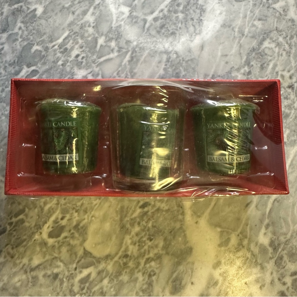 New Yankee‎ Candle Balsam and Cedar
